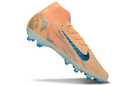 Chuteira Nike Air Zoom Mercurial Superfly branca - Edição "Mbappé" com design inovador e tecnologia de performance.