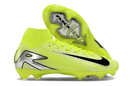 Chuteira Nike Air Zoom Mercurial Superfly 10 Elite FG em amarelo e preto com sola de travas.