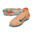 Chuteira Nike Air Zoom Mercurial Superfly 10 Elite FG Ed. Mbappé em cor laranja e azul destacando detalhes de design.