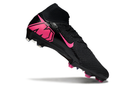 Chuteira Nike Air Zoom Mercurial Superfly 10 Elite FG Preta e Rosa em ação, destacando o design moderno e tecnologia de amortecimento.