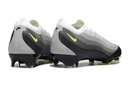 Chuteira Nike AIR Zoom Mercurial Vapor 16 Elite AIR MAX 95 FG - Branca e Preta em preto e prata.