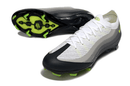 Chuteira Nike AIR Zoom Mercurial Vapor 16 Elite AIR MAX 95 FG - Branca e Preta, vista lateral e inferior.