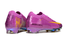 Chuteira Nike Air Zoom Mercurial Vapor 16 Elite FG - Roxa, detalhes da parte traseira em roxo, design aerodinâmico e moderno.