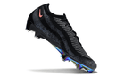 Chuteira Nike AIR Zoom Mercurial Vapor 16 Elite AIR MAX 95 FG - Preta, lado lateral com design moderno e tecnologia AIR Zoom.