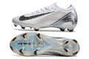 Chuteira Nike Air Zoom Mercurial Vapor 16 Edição Especial Elite FG -Branco e Preto - vista lateral e inferior