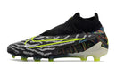 Chuteira Nike Gripknit Phantom GX Elite Dynamic Fit FG Preta e Verde para desempenho em campo.