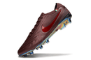 Chuteira Nike Tiempo Legend X Elite FG Preta em destaque, combina poder e elegância para jogadores de elite.