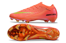 Chuteira Nike Mercurial Air Zoom Vapor 16 Edição Especial Elite Cosmic 2 FG em cor laranja vibrante para futebol.