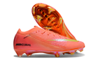 Chuteira Nike Mercurial Air Zoom Vapor 16 Edição EspecialElite Cosmic 2 FG em cor laranja vibrante, visão lateral e inferior.