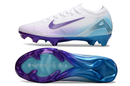 Chuteira Nike Mercurial Air Zoom Vapor 16 Edição Especial Elite FG - Branca com detalhes em azul e roxo.