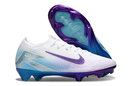Chuteira Nike Mercurial Air Zoom Vapor 16 Edição Especial Elite FG - Branca com detalhes azul e roxo.