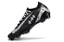 Chuteira Nike Mercurial Air Zoom Vapor 16 Elite FG Preta e Branca "A:AA" em ângulo de perfil, destacando design moderno.