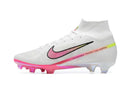 Chuteira Nike Mercurial superfly 9 Air Zoom Ultra FG Branca e Rosa lateral com design inovador e cores vibrantes.