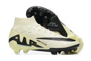 Chuteira Nike Mercurial superfly 9 Air Zoom Ultra FG em branco com detalhes em preto e sola transparente