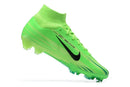 Chuteira Nike Mercurial superfly 9 Air Zoom Ultra FG Verde em destaque, enfatizando design inovador e tecnologia avançada.