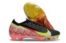Chuteira Nike Mercurial Vapor 16 Elite "Vini jr" FG - Preta, Vermelha e Amarela em fundo branco