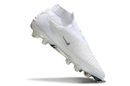 Chuteira Nike Phantom 6 Edição Especial Elite FG - Branca, destacando design elegante e tecnologia para futebol.