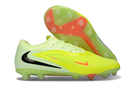 Chuteira Nike Phantom 6 Elite AG Amarela - Refresh Pack em destaque com design moderno e cores vibrantes.