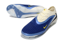 Chuteira Nike Phantom 6 Elite AG Azul e Branca - Fear Nothing Pack com design inovador e sola AG para campo sintético.