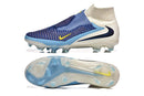 Chuteira Nike Phantom 6 Elite DF FG - Branca e Azul - Pack Fear Nothing com design moderno e tecnologia de performance.