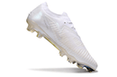 Chuteira Nike Phantom 6 Elite FG - Branca com design elegante para controle absoluto em campo.