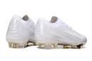 Chuteira Nike Phantom 6 Elite FG - Branca vista traseira com design elegante e tecnologia avançada para desempenho em campo.