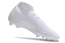 Chuteira Nike Phantom Luna II FG Branca - Performance máxima e controle para jogadores exigentes.