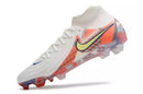 Chuteira Nike Phantom Luna II FG "Barna Pack" com design inovador e cores exclusivas para controle excepcional no campo.