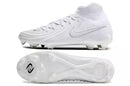 Chuteira Nike Phantom Luna II FG Branca vista lateral e inferior em fundo branco.