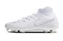 Chuteira Nike Phantom Luna II FG Branca lado esquerdo, mostrando detalhes em design branco e logo Nike prata.