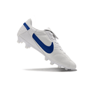 Chuteira Nike Premier 3 Elite FG Branca e Azul com design clássico e tecnologia avançada.