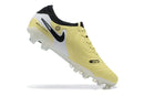 Chuteira Nike Tiempo Legend 10 FG - Amarelo e Preto com design em couro e solado FG, ideal para controle e conforto em jogos.