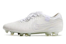 Chuteira Nike Tiempo Legend 10 FG - Branca - Edição Especialo, ideal para futebolistas exigentes, com tecnologia de ponta.