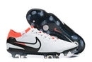 Chuteira Nike Tiempo Legend 10 FG - Branca, Vermelha e Preta com sola de cravos para desempenho superior