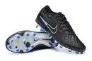 Chuteira Nike Tiempo Legend 10 FG - Preta e Azul - Pack Shadow com sola em azul e preto.