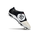 Chuteira Nike Total 90 FG Branca e Preta com design clássico e tecnologia moderna, perfeita para futebol.