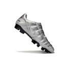 Chuteira Nike Total 90 FG Prata e Branco vista lateral sobre fundo branco