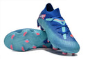 Chuteira Puma Future 7 FG Azul com design inovador, ideal para jogadores que buscam controle e conforto em campo.