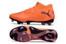 Chuteira Puma Future 8 FG - Laranjada e Rosa, destacando design e tecnologia de desempenho.