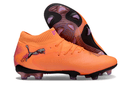 Chuteira Puma Future 8 FG - Laranjada e Rosa com design inovador e aderência para o campo.