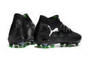 Chuteira Puma Future 8 FG - Preta e Verde, design inovador e agressivo para futebol, otimizada para velocidade e controle.