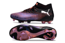 Chuteira Puma Future 8 FG - Roxa e Preto, design arrojado e tecnologia para controle de bola em campo.