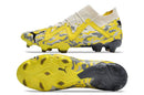 Chuteira Puma Future Ultimate FG Amarela destacando o design amarelo vibrante e a sola FG para tração em gramados.