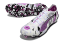 Chuteira Puma Ultra 5 Ultimate FG - Branca e Roxa com design moderno e sofisticado, ideal para destacar-se em campo.