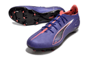 Chuteira Puma Ultra Ultimate FG Roxa "Carbon Pack" com design leve e controle superior em campo natural.