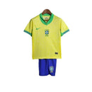 Conjunto Infantil Brasil 24/25, uniforme infantil de futebol com camisa amarela e calção azul, ideal para os pequenos torcedores.