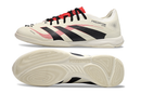 Chuteira Futsal Adidas Predator Elite Fold-Over Tongue IC na cor bege, ideal para jogos em quadra.