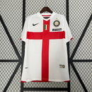 Camisa Inter de Milão Away 07/08 Retro com cruz vermelha e detalhes do time.