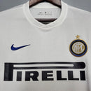 Camiseta Inter de Milão Away 10/11 Retro, com logo Pirelli e símbolo do time em destaque.