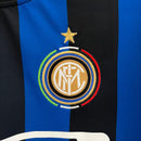 Emblema da camisa do Inter de Milão Home 09/10 Retro, com estrela e cores do clube.